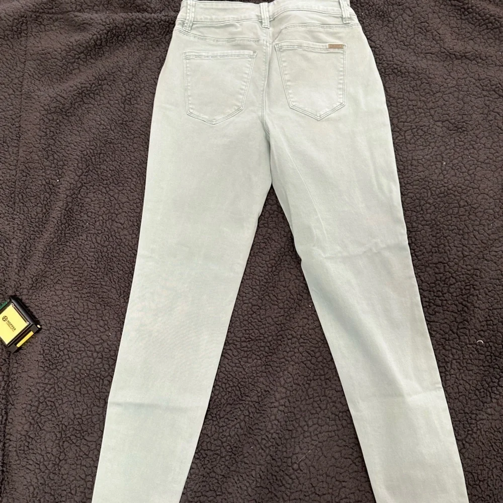 NWOT The Skinny Ankle Light Wash WHBM jeans